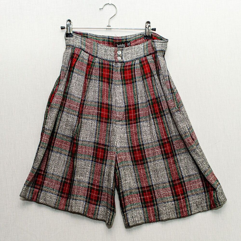 Chrissy Girl Shorts high waisted Gray Red plaid tartan USA academia preppy VTG